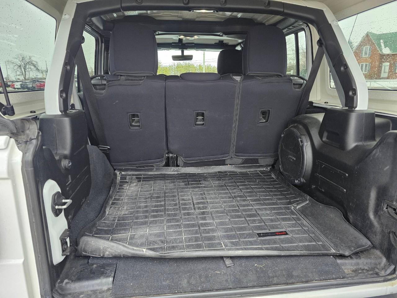 2022 Jeep WRANGLER UNLIMITED Sahara 4dr 4x4 Photo