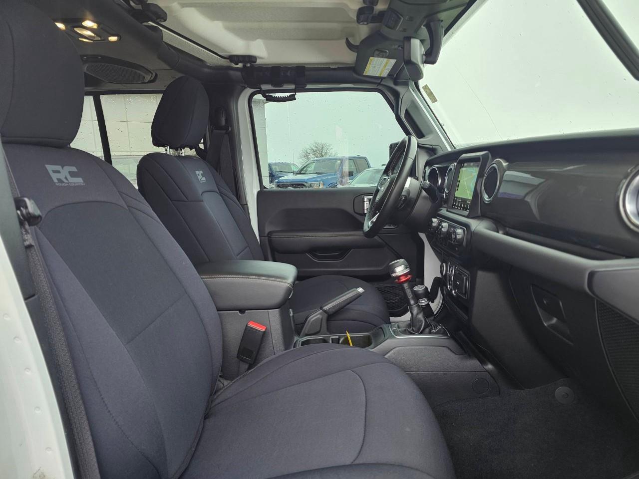 2022 Jeep WRANGLER UNLIMITED Sahara 4dr 4x4 Photo