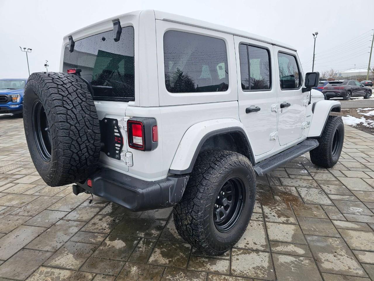 2022 Jeep WRANGLER UNLIMITED Sahara 4dr 4x4 Photo4
