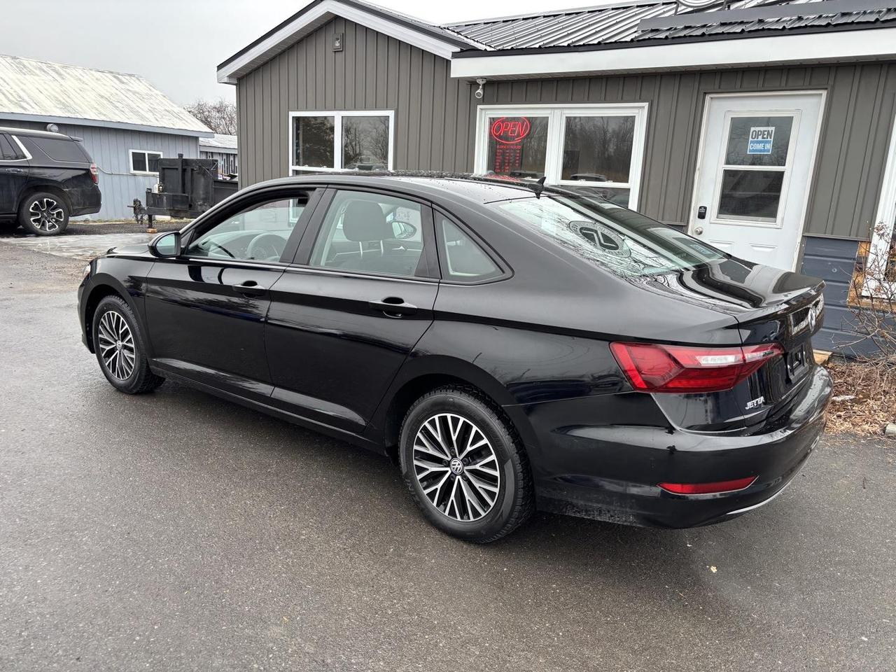 2021 Volkswagen Jetta Comfortline (A8) 4dr Sedan Photo