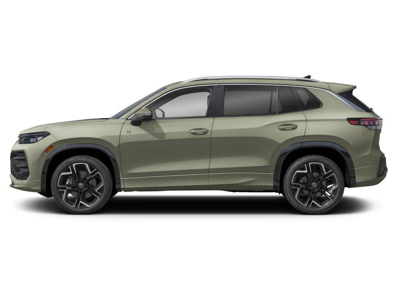 2026 Volkswagen Tiguan Highline Turbo R-Line 4dr All-Wheel Drive 4MOTION Photo