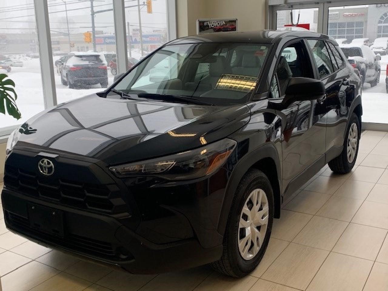 2026 Toyota Corolla Cross L 4dr All-Wheel Drive Photo4