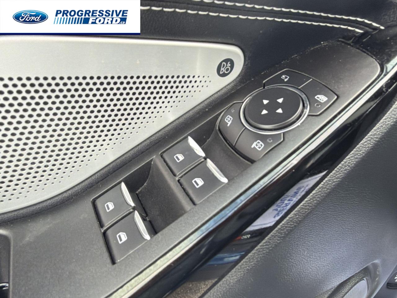 2022 Ford Explorer ST 4dr 4x4 Photo