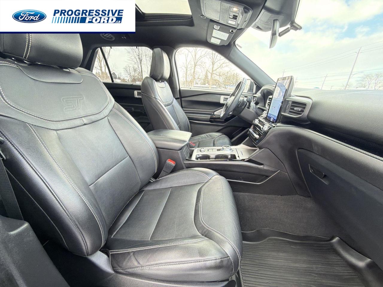 2022 Ford Explorer ST 4dr 4x4 Photo