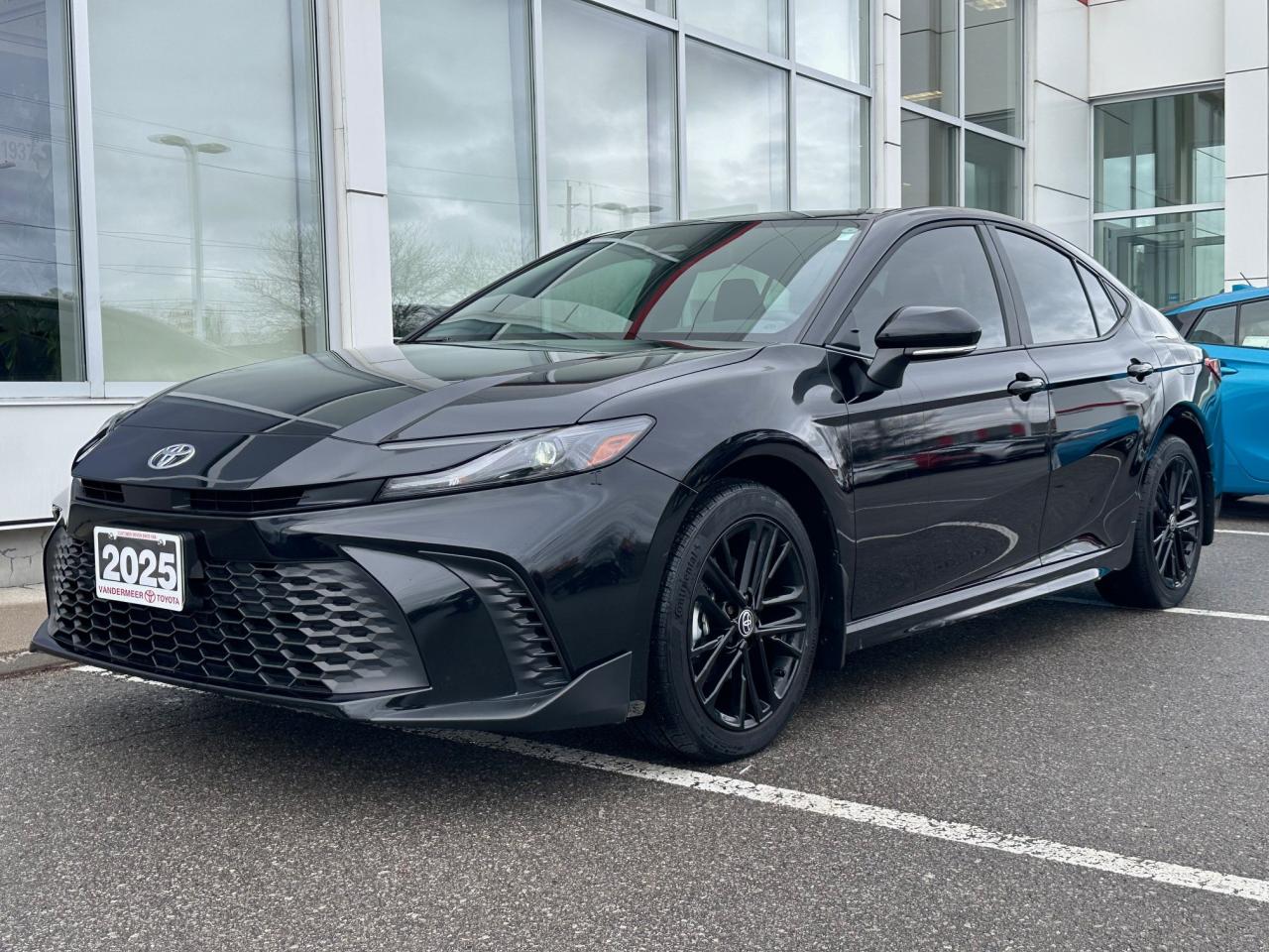 2025 Toyota Camry SE Upgrade 4dr All-Wheel Drive Sedan Photo0