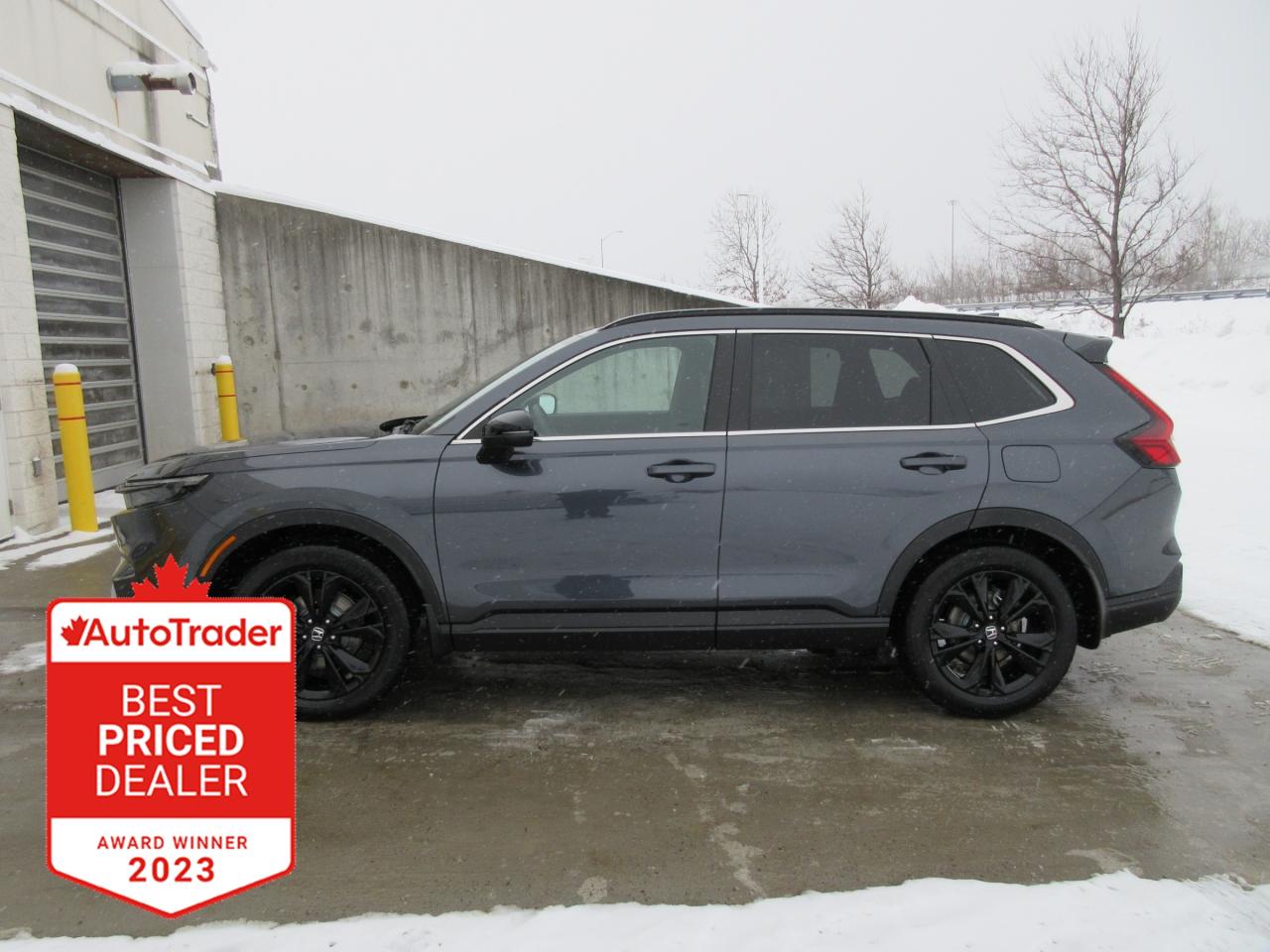 2024 Honda CR-V Hybrid Touring 4dr All-Wheel Drive Photo2