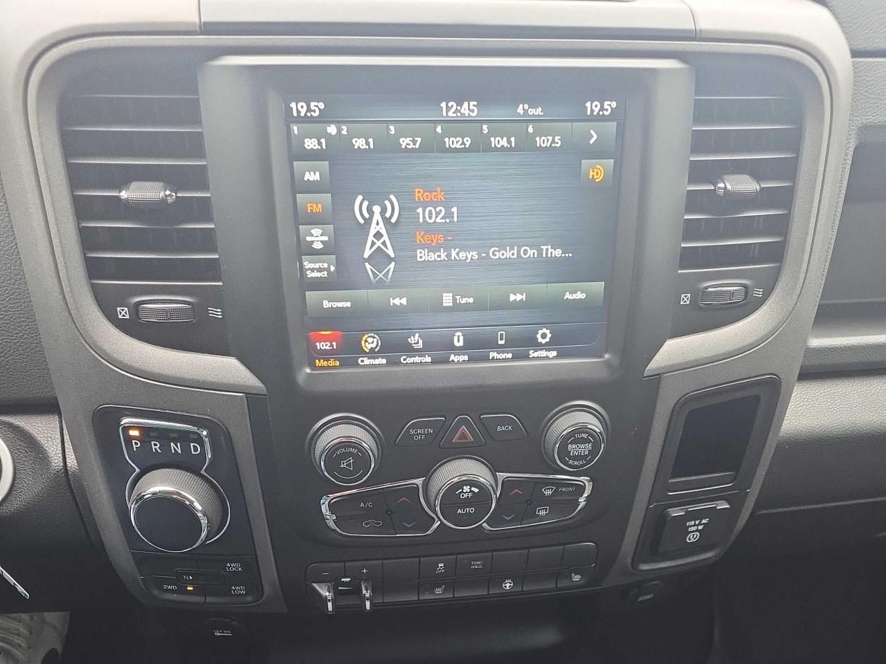 2019 RAM 1500 Classic EXPRESS 4X4 CREW CAB 5'7" BOX Photo