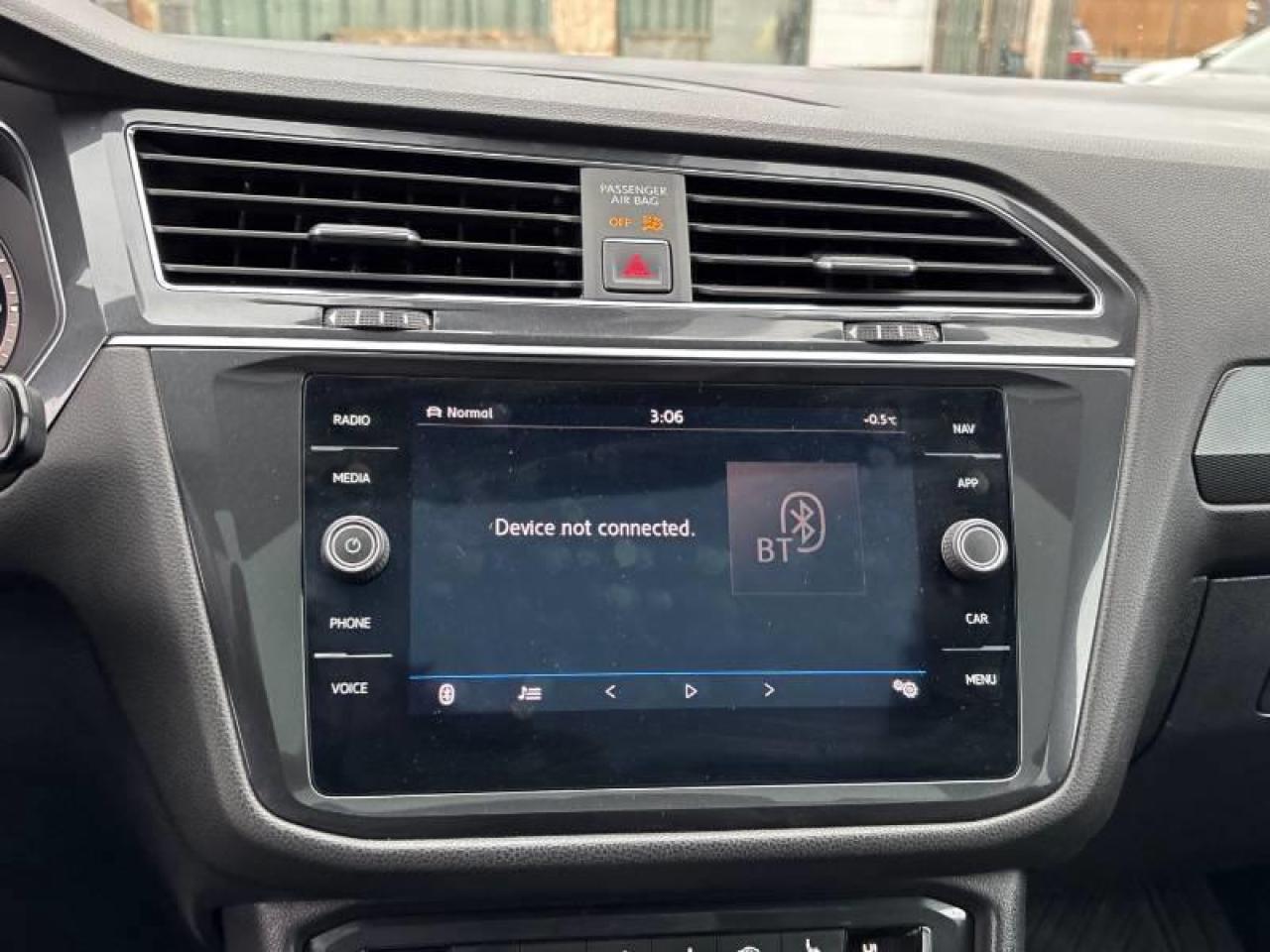 2018 Volkswagen Tiguan Highline 4dr All-wheel Drive 4MOTION Photo