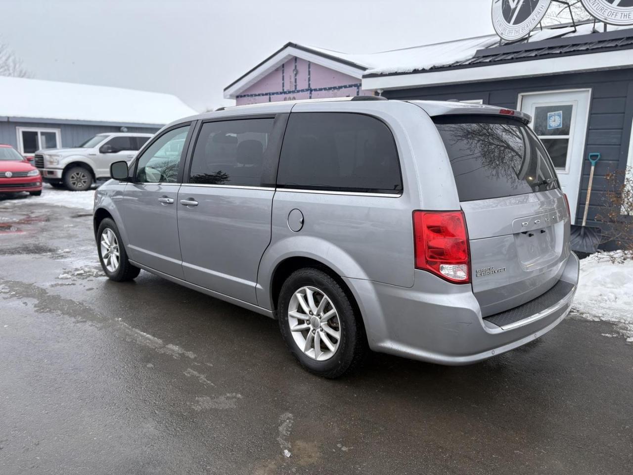 2018 Dodge Grand Caravan CVP/SXT Passenger Van Photo