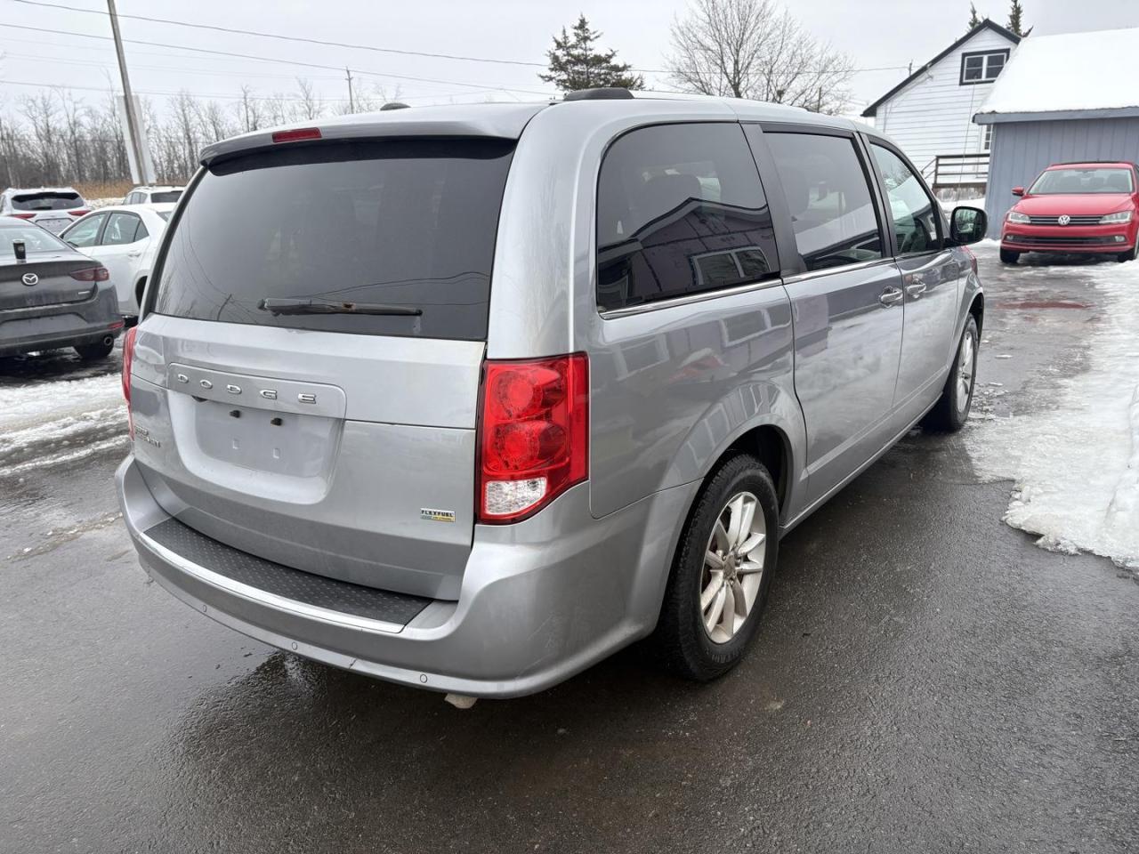 2018 Dodge Grand Caravan CVP/SXT Passenger Van Photo