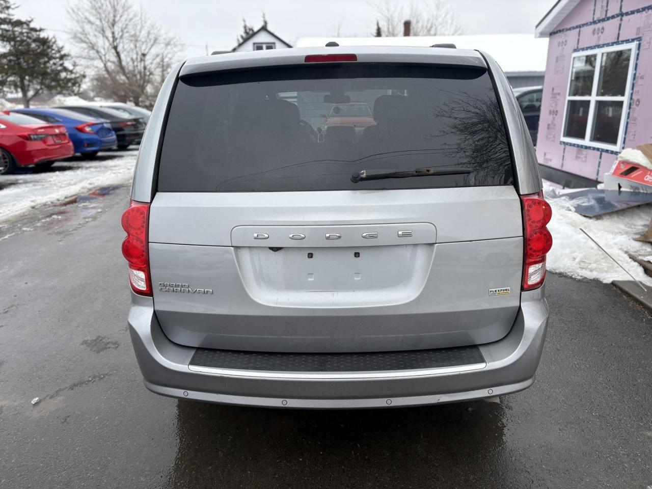 2018 Dodge Grand Caravan CVP/SXT Passenger Van Photo2
