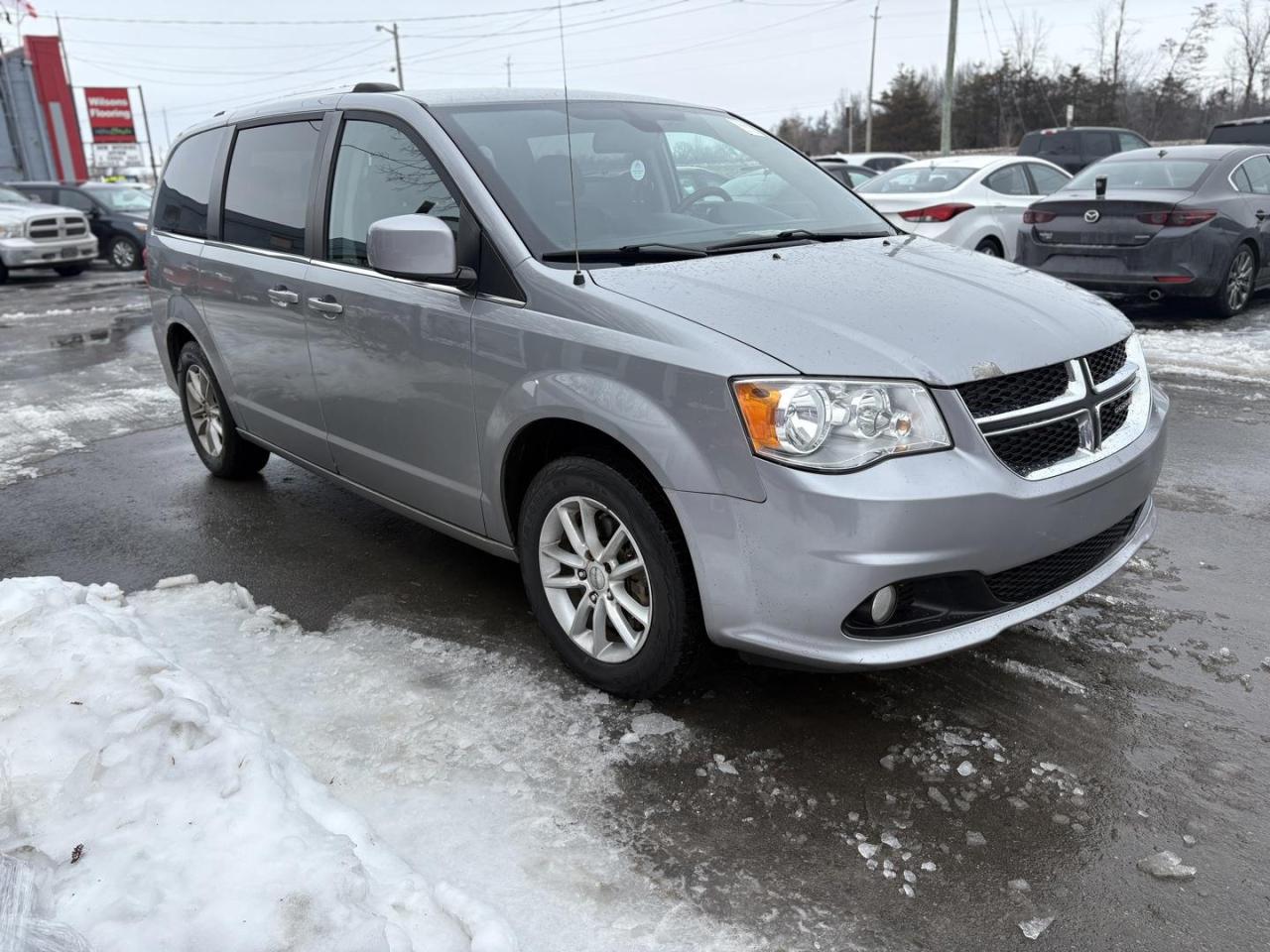 2018 Dodge Grand Caravan CVP/SXT Passenger Van Photo3
