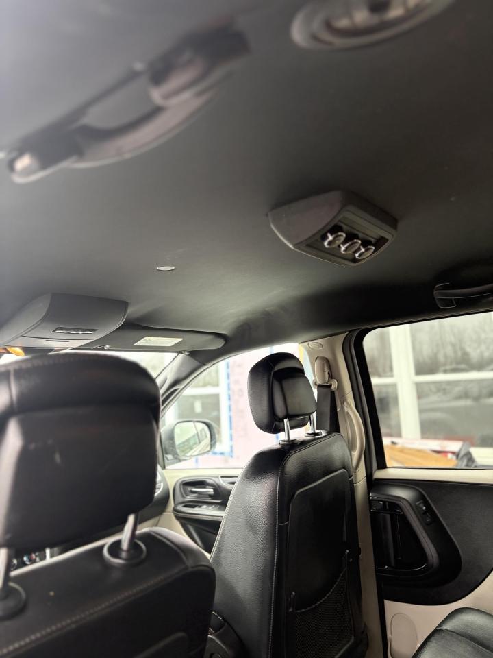 2018 Dodge Grand Caravan CVP/SXT Passenger Van Photo