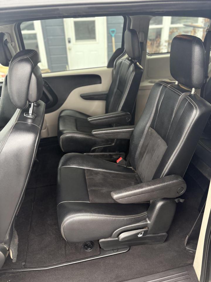 2018 Dodge Grand Caravan CVP/SXT Passenger Van Photo