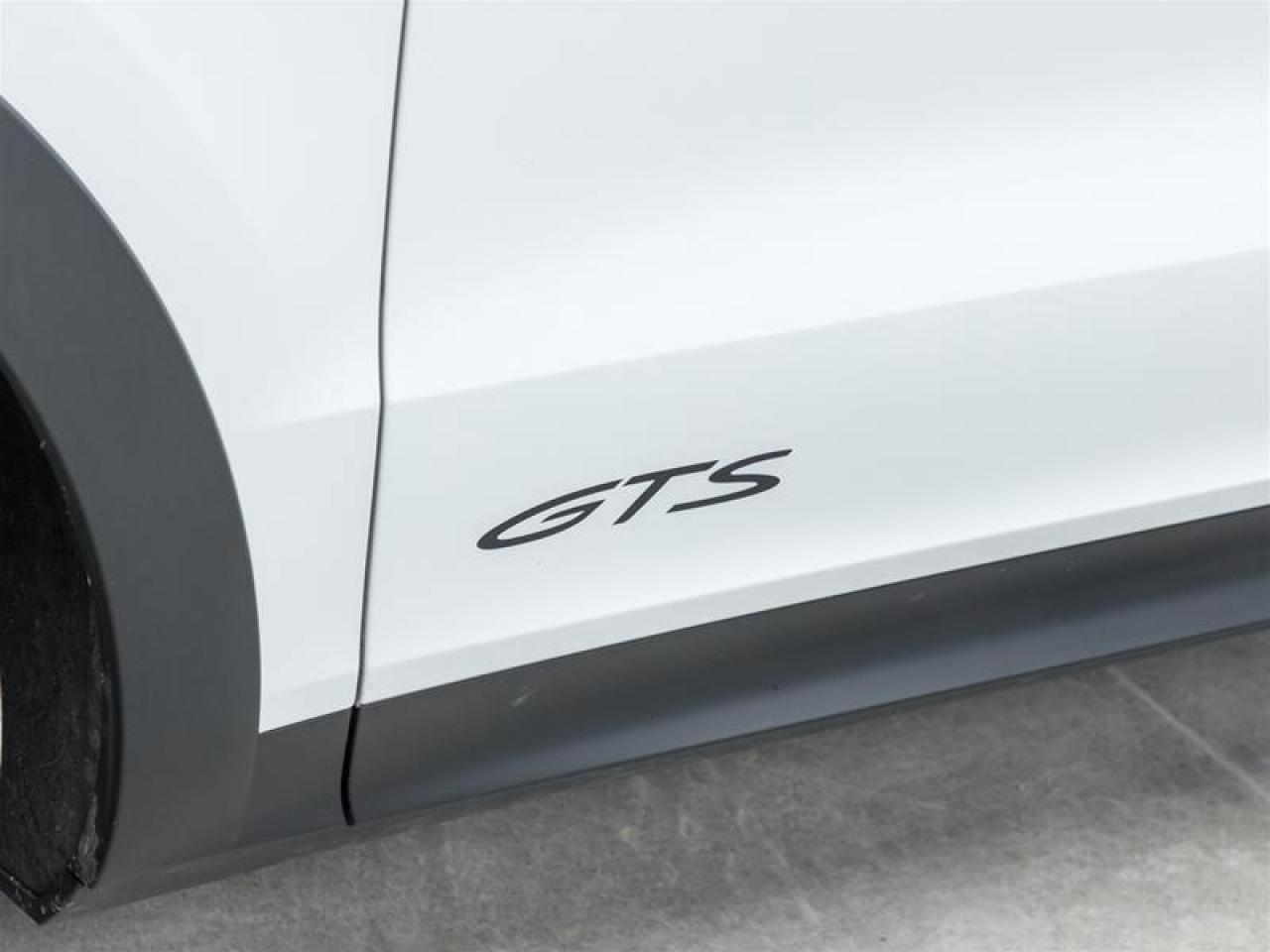 2025 Porsche Cayenne  Photo