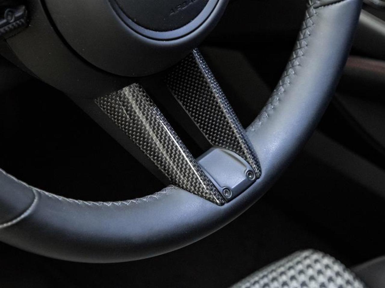 2025 Porsche Cayenne  Photo