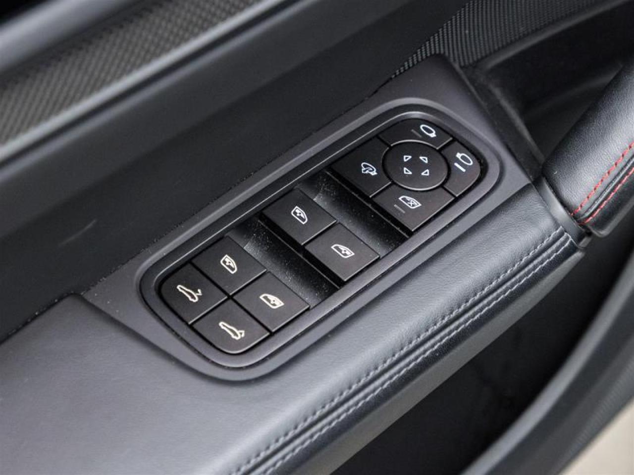 2025 Porsche Cayenne  Photo