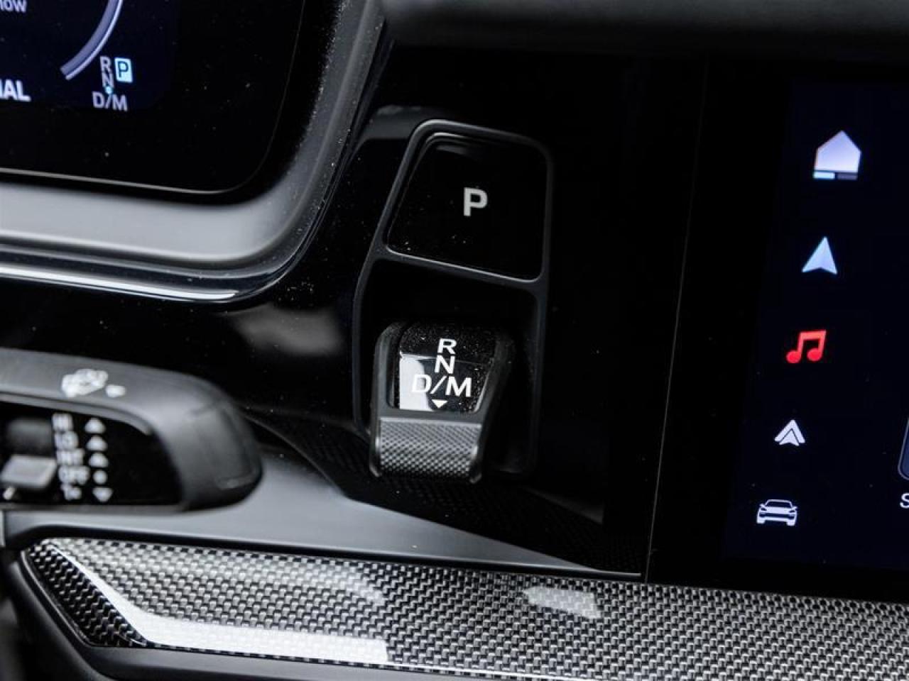 2025 Porsche Cayenne  Photo