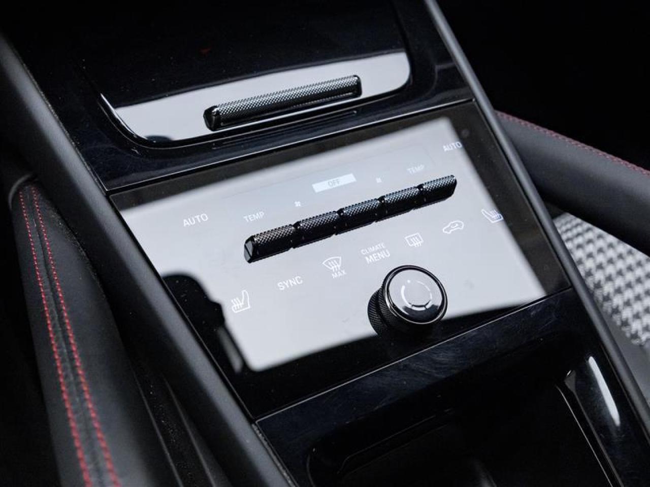 2025 Porsche Cayenne  Photo