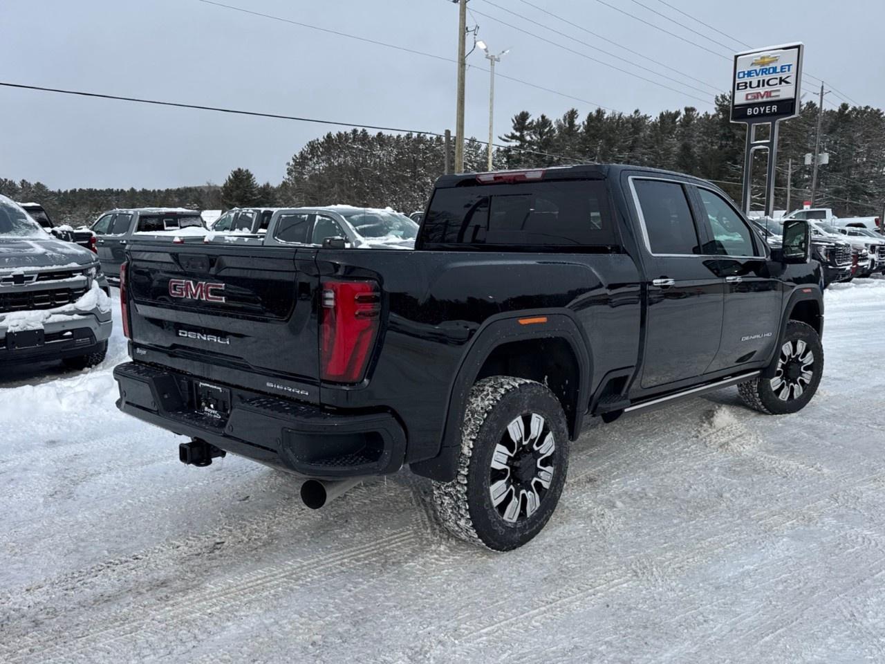 2026 GMC SIERRA 2500HD Crew Cab Standard Box 4-Wheel Drive Denali Photo