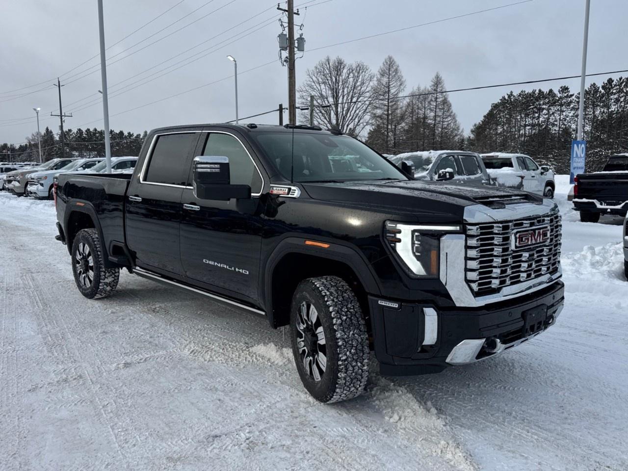 2026 GMC SIERRA 2500HD Crew Cab Standard Box 4-Wheel Drive Denali Photo2