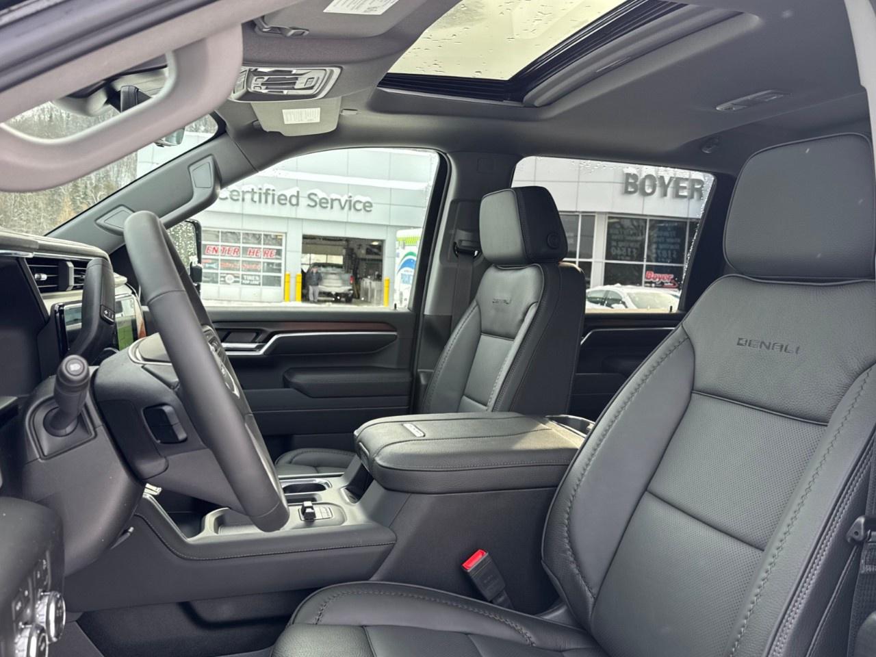 2026 GMC SIERRA 2500HD Crew Cab Standard Box 4-Wheel Drive Denali Photo