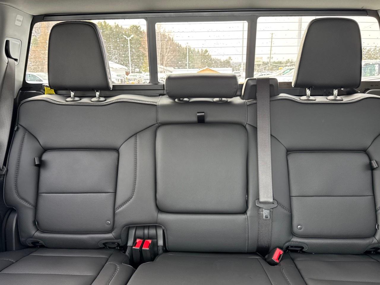 2026 GMC SIERRA 2500HD Crew Cab Standard Box 4-Wheel Drive Denali Photo