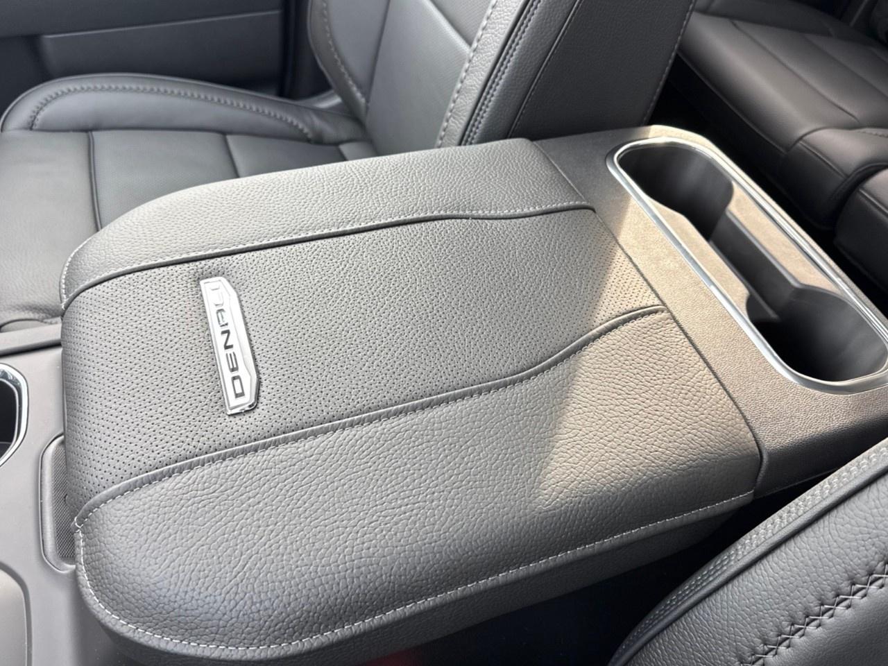 2026 GMC SIERRA 2500HD Crew Cab Standard Box 4-Wheel Drive Denali Photo