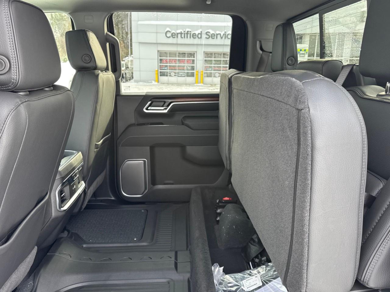 2026 GMC SIERRA 2500HD Crew Cab Standard Box 4-Wheel Drive Denali Photo