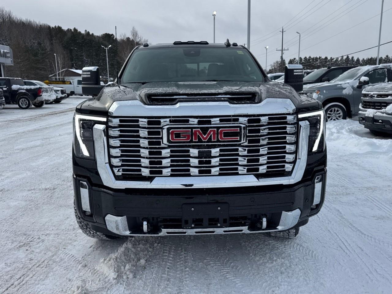 2026 GMC SIERRA 2500HD Crew Cab Standard Box 4-Wheel Drive Denali Photo