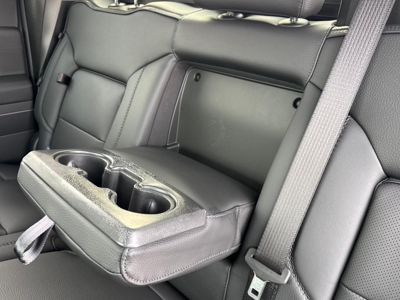 2026 GMC SIERRA 2500HD Crew Cab Standard Box 4-Wheel Drive Denali Photo