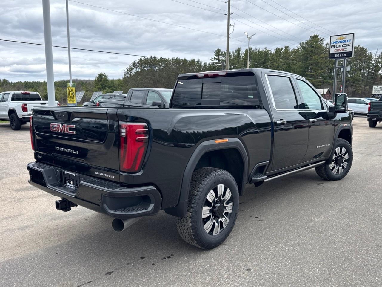 2026 GMC SIERRA 2500HD Crew Cab Standard Box 4-Wheel Drive Denali Photo