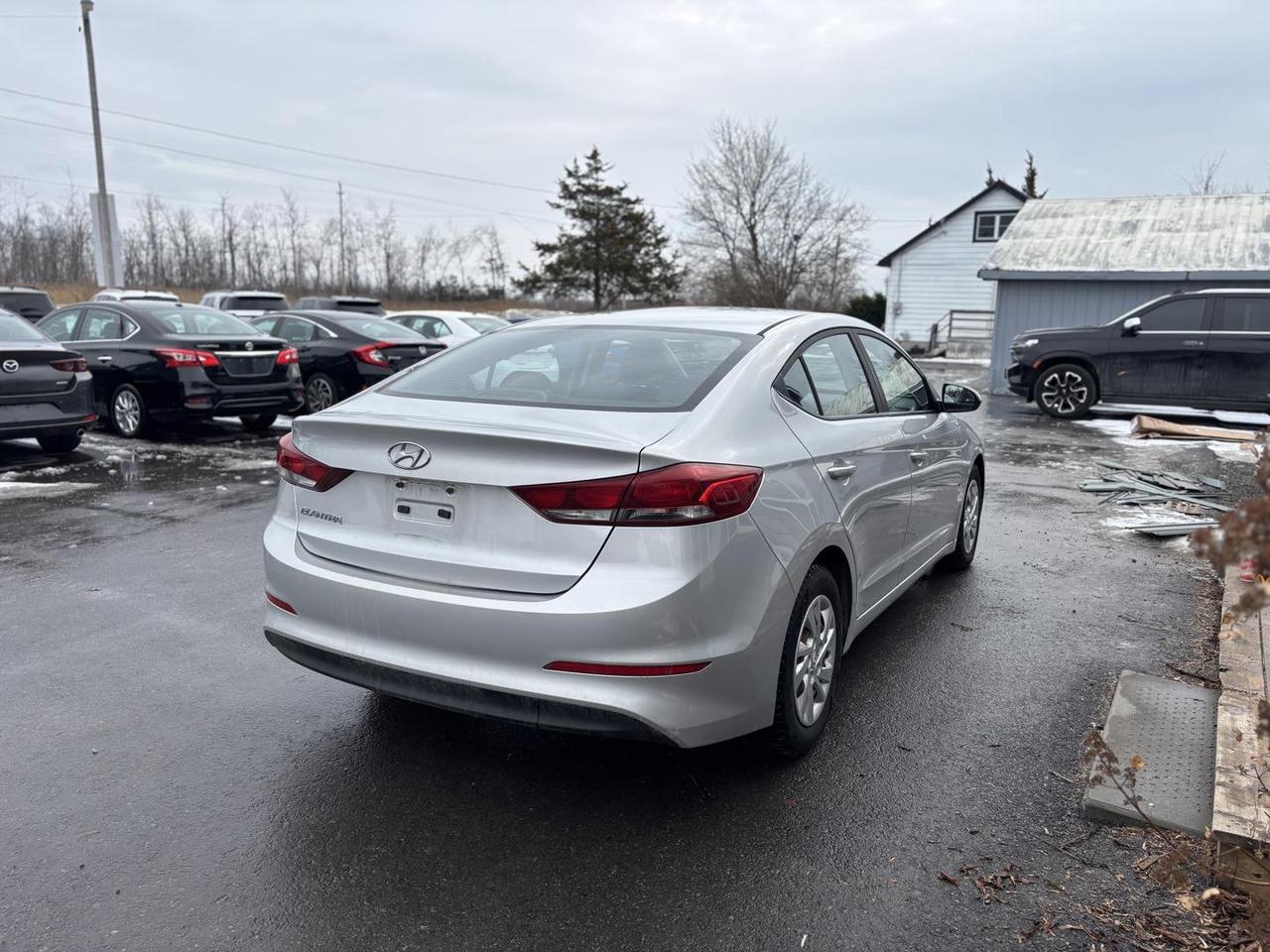2017 Hyundai Elantra  Photo4