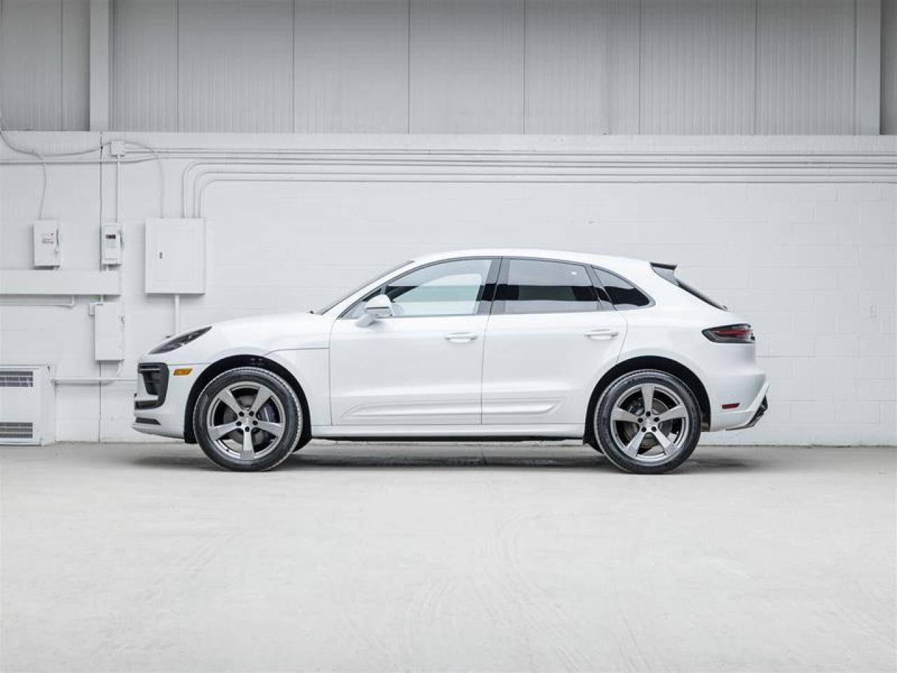 2023 Porsche Macan  Photo