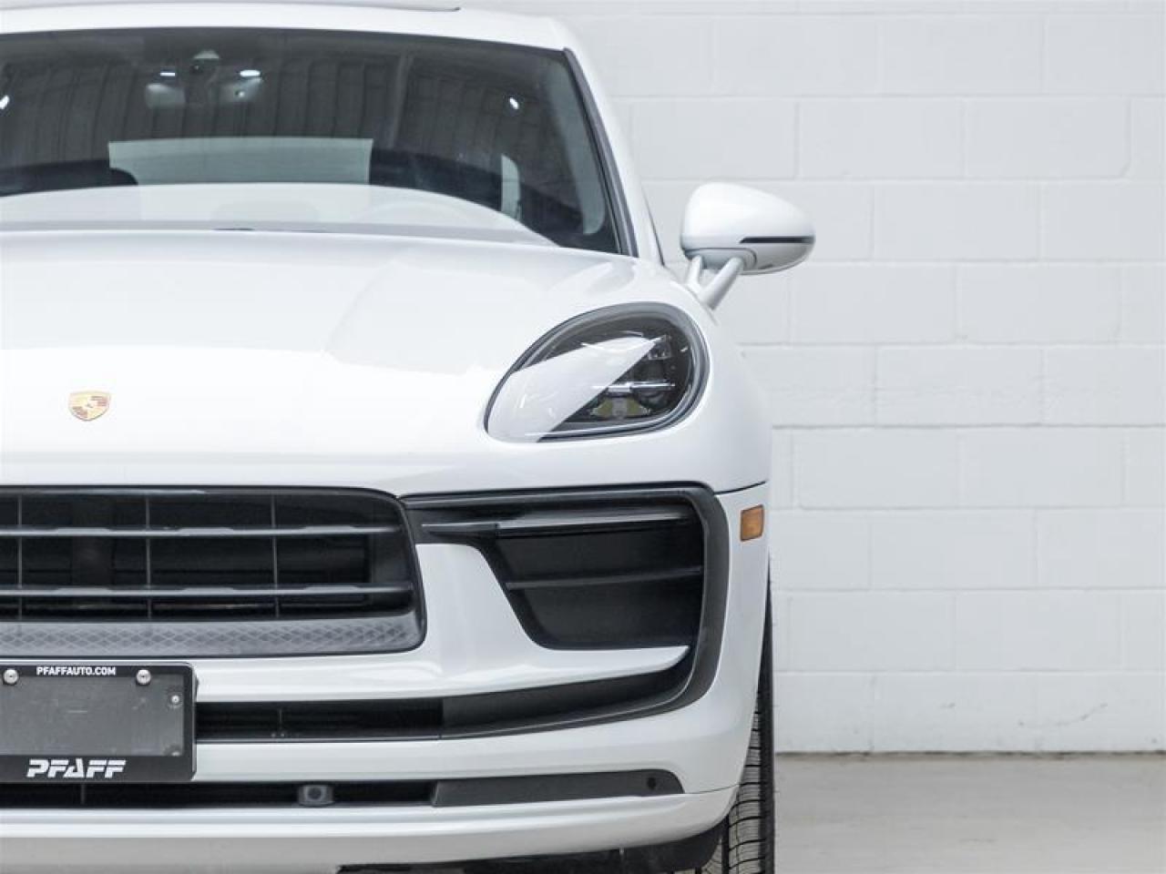 2023 Porsche Macan  Photo