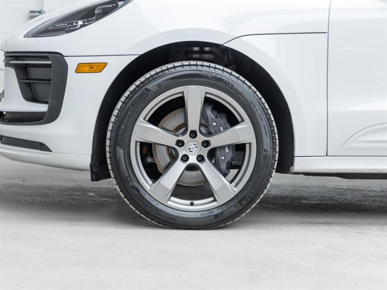 2023 Porsche Macan  Photo