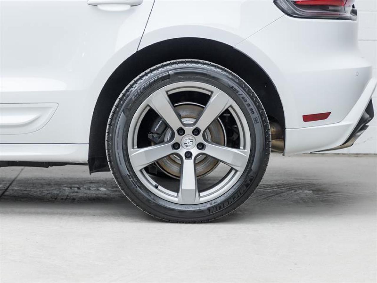 2023 Porsche Macan  Photo