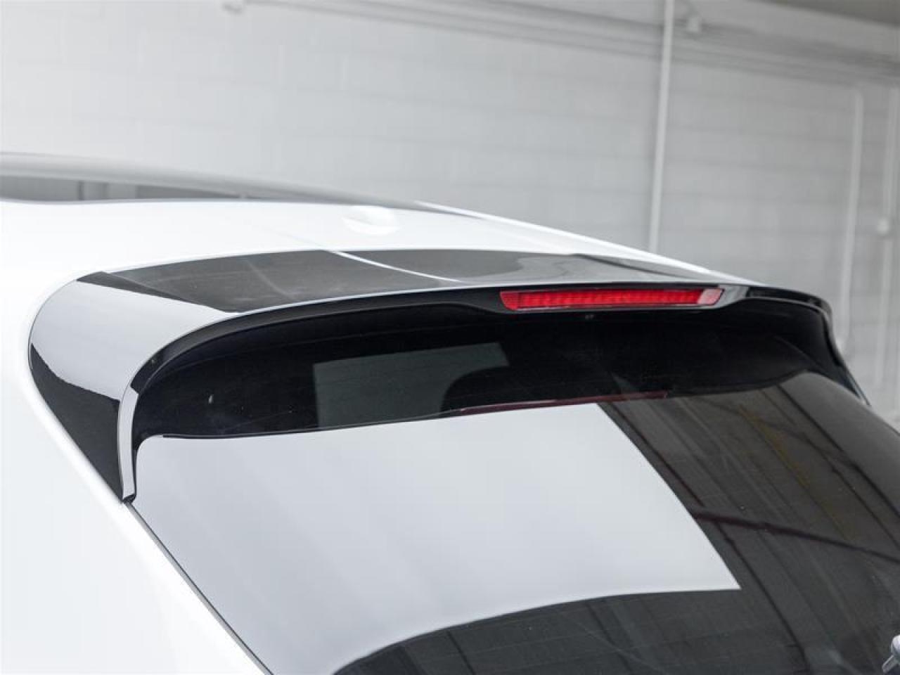 2023 Porsche Macan  Photo