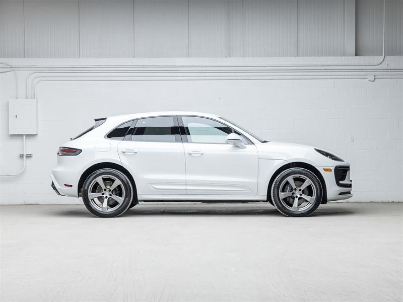 2023 Porsche Macan  Photo