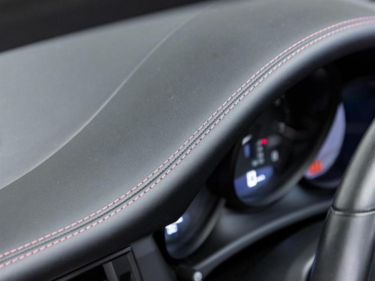 2023 Porsche Macan  Photo