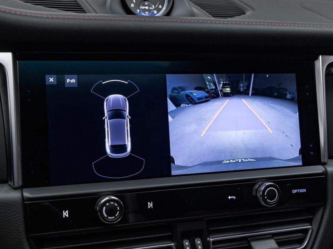 2023 Porsche Macan  Photo