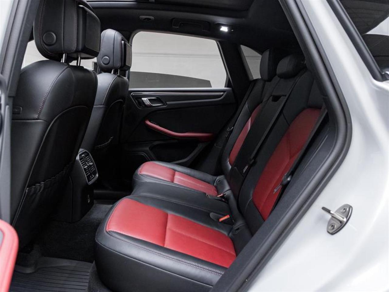 2023 Porsche Macan  Photo