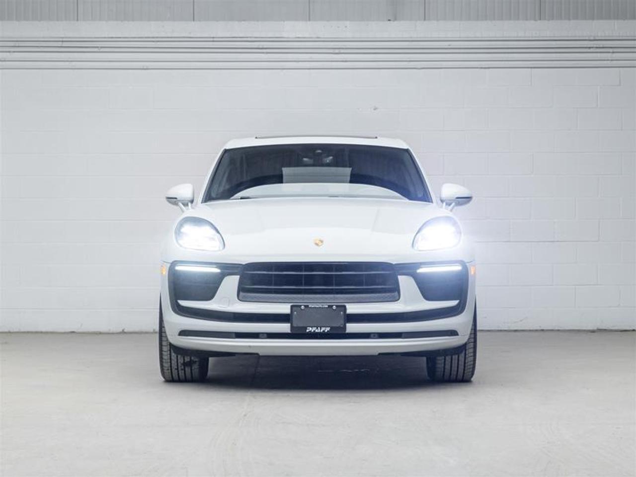 2023 Porsche Macan  Photo