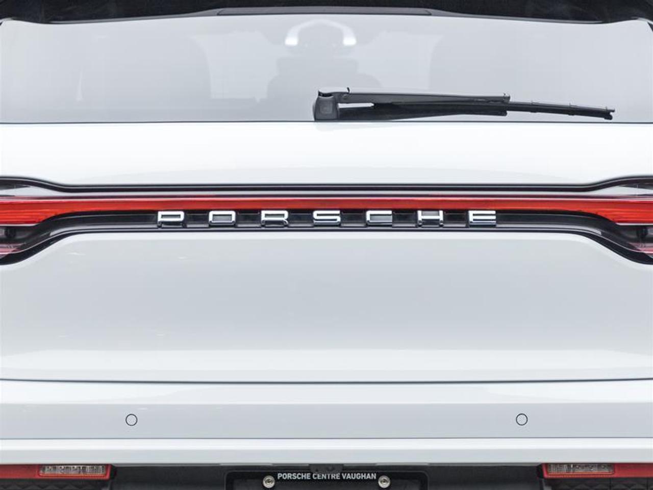 2023 Porsche Macan  Photo