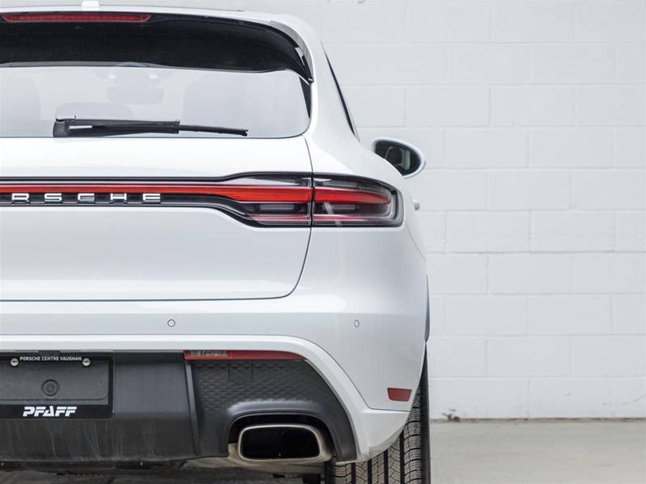 2023 Porsche Macan  Photo