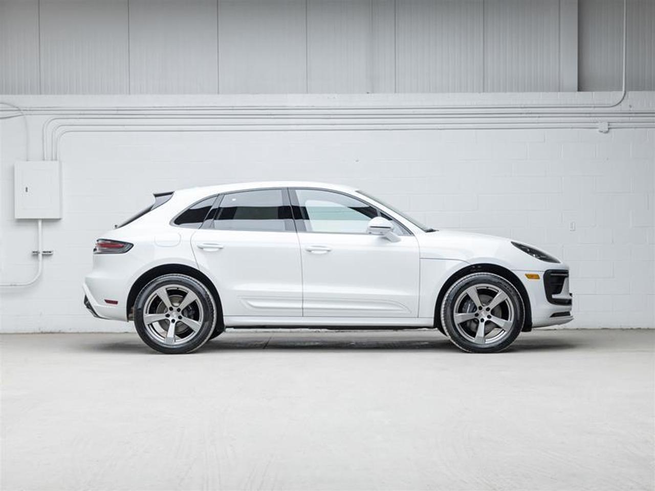 2023 Porsche Macan  Photo