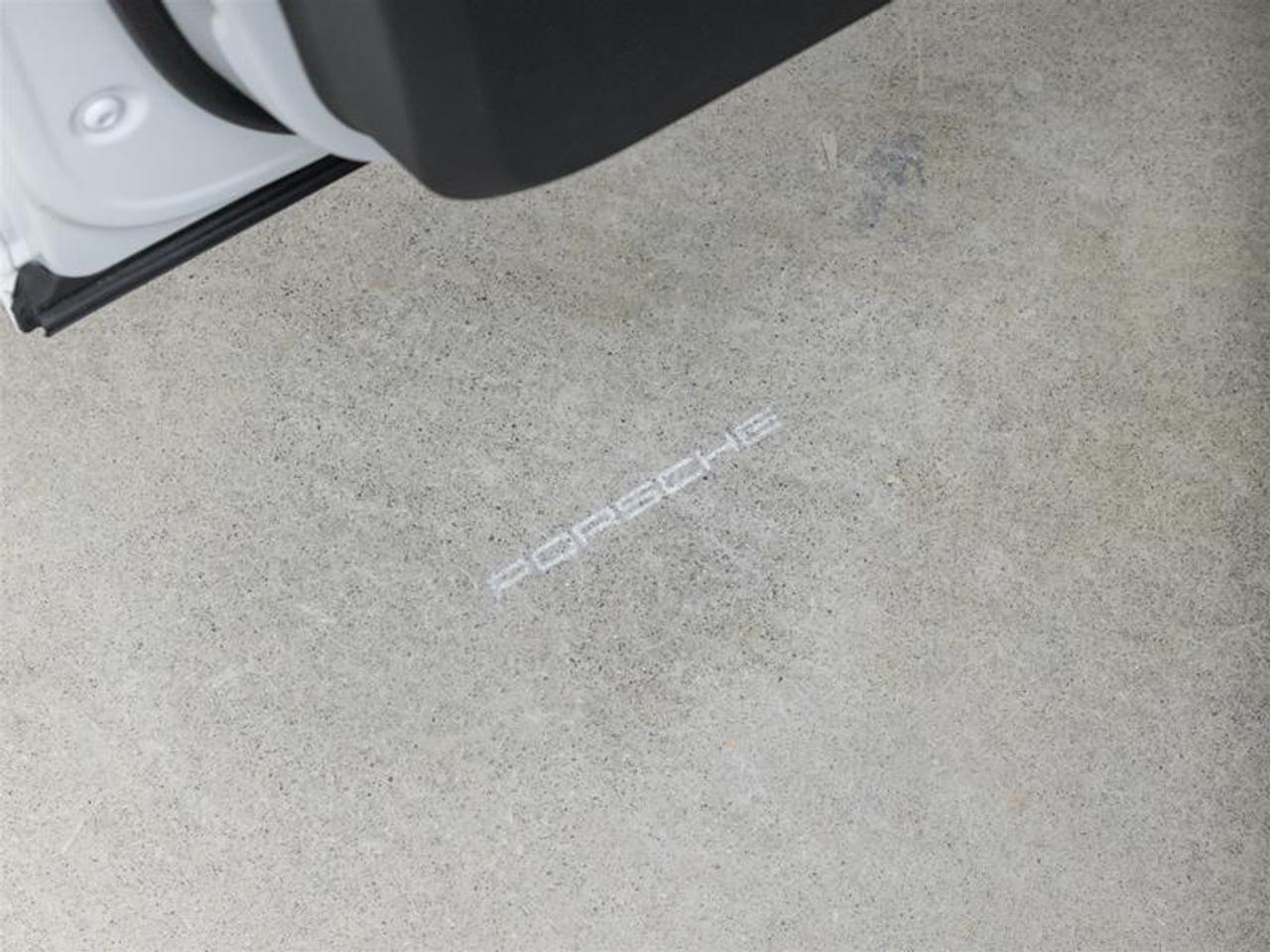 2023 Porsche Macan  Photo