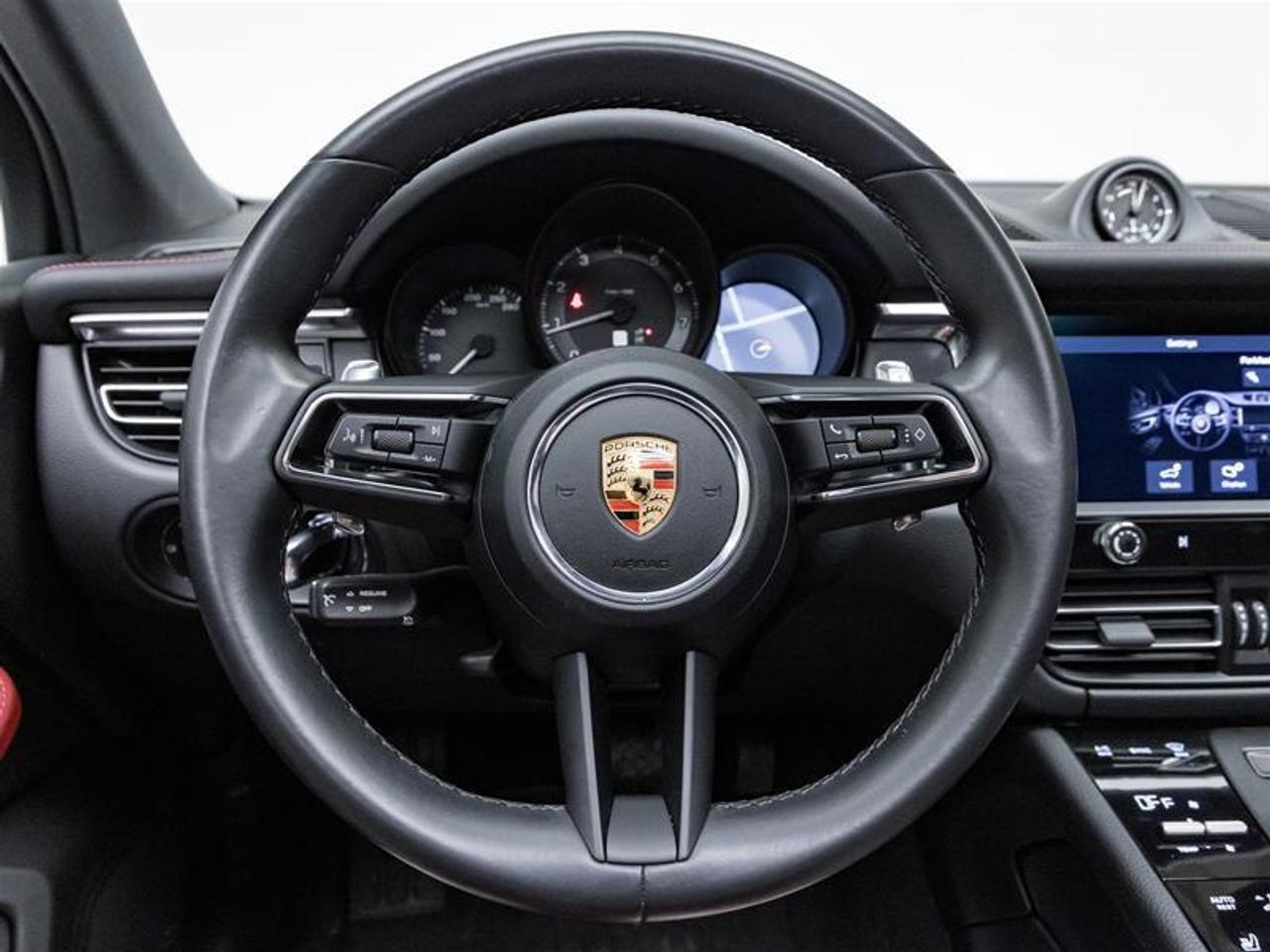 2023 Porsche Macan  Photo