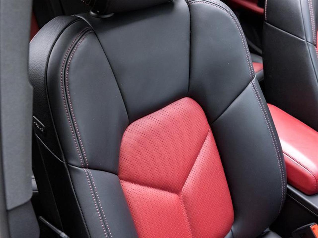 2023 Porsche Macan  Photo