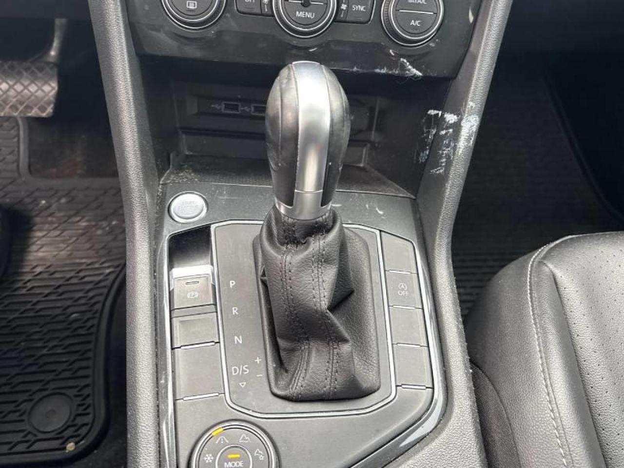 2019 Volkswagen Tiguan Comfortline 4dr All-wheel Drive 4MOTION Photo